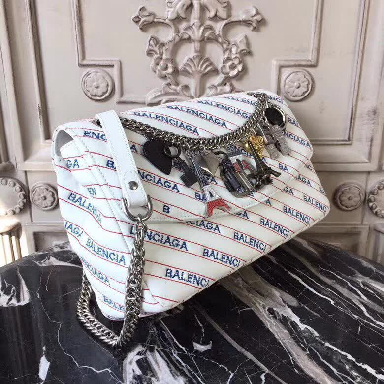 BALENCIAG巴黎世家 LOCK ROUND 18年早春新款絎縫鏈條包 手工刺繡LOGO 法國著名地標建築徽章 點綴鏈條  BL1284